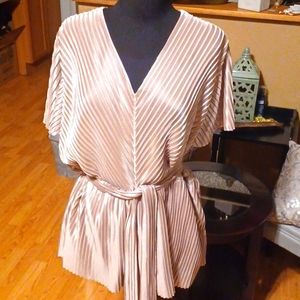 🛍Metallic Queen Top